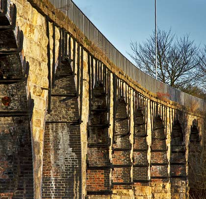 The viaduct is aligned south-west to north-east and includes a curve of around 35 chains radius at the Markinch end.