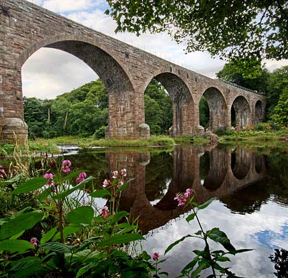 Five skewed segmental arches - much larger than the seven other spans - carried the railway over the North Esk.