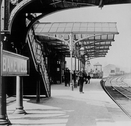 Originally, the station platform boasted canopies and a footbridge.