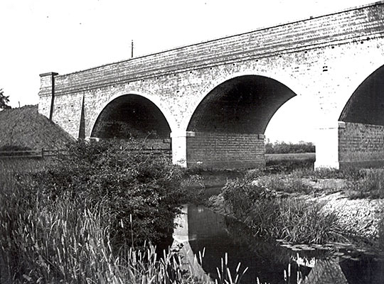 The two northernmost spans and the buttressed abutment.