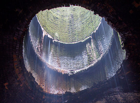 Ring dams were fitted to catch water running down the shaft lining, however these have become blocked since closure.