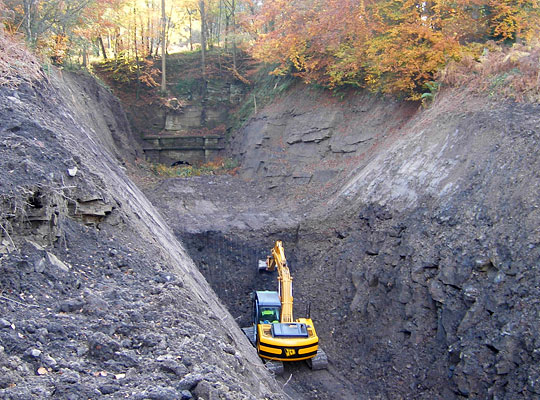 The north cutting being excavated in the autumn of 2007.