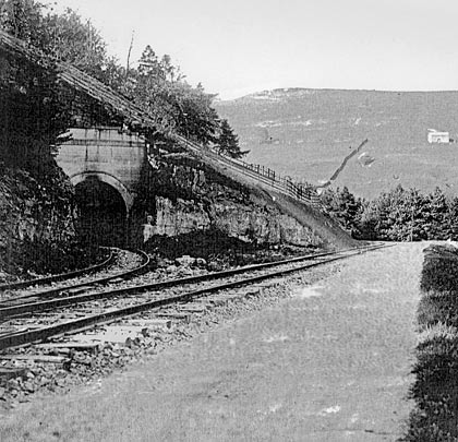 Following its completion in 1921, the tunnel accommodated trains heading up the valley whilst the original alignment was used by traffic travelling back down to Lofthouse.