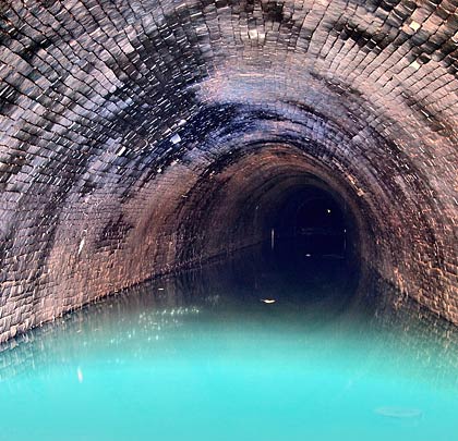 The southernmost 1000 yards of tunnel is under water although this was pumped out in 2012 for inspection and maintenance purposes.