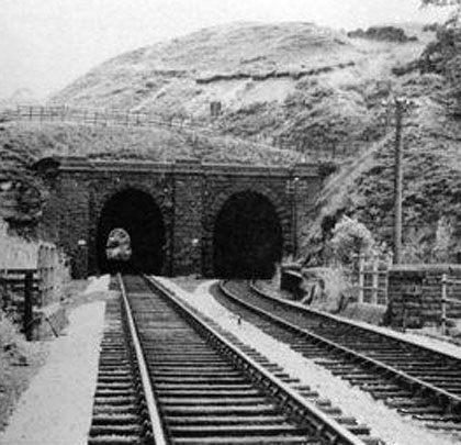 A tidier scene from yesteryear, looking east into the tunnels.