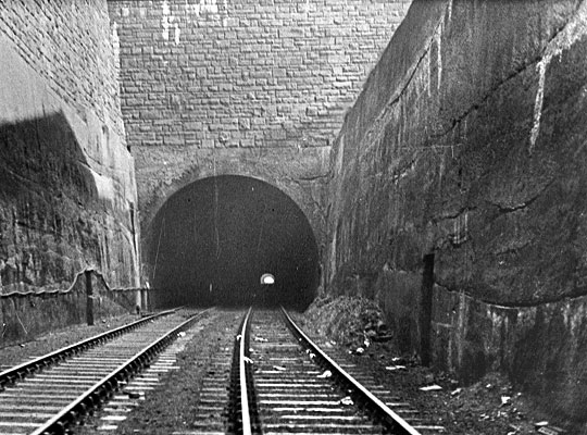 The rock cutting between Nos. 2 and 3 tunnels. High on the right-hand side, rock was removed in anticipation of the second bores' completion.