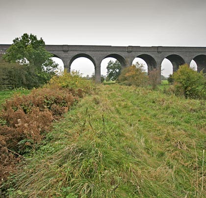 Another former trackbed runs beneath the viaduct's fourth arch.