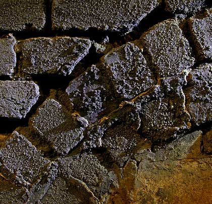 Although now filled with concrete, refuges offered a place of safety for the platelayers, topped by arches of two bricks in thickness.