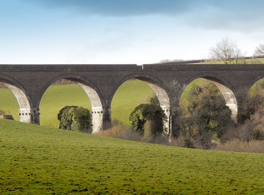 With seven spans, the viaduct crosses a tributary of the River Plym north of Bickleigh.