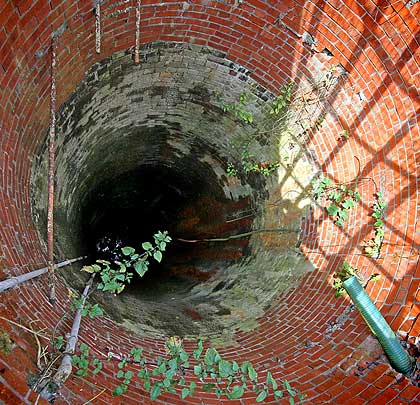 Originally, the shaft appears to have been stone-lined but this has mostly been replaced with brick.