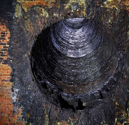 A cast iron kerb is inserted at the base of the southernmost shaft to carry the brickwork that extends up to ground level.