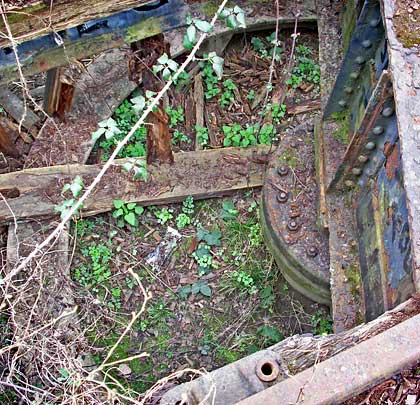 A view down onto the central pivot which last swung in 1922.