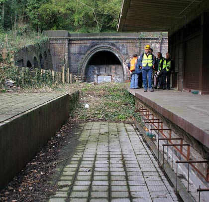 Tunnels enclosed the station on both sides.