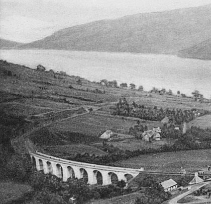 Captured around 1905, the new viaduct awaits weathering.
