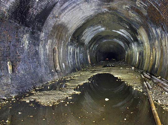 Flooding has affected the southern end of the tunnel for many years but material has reccently been tipped to raise the floor.