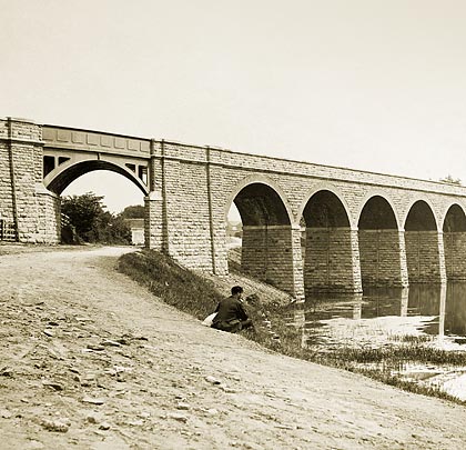 An official photograph of the recently-completed viaduct, taken in 1871, which was presented to the proprieters of the Swan Hotel.